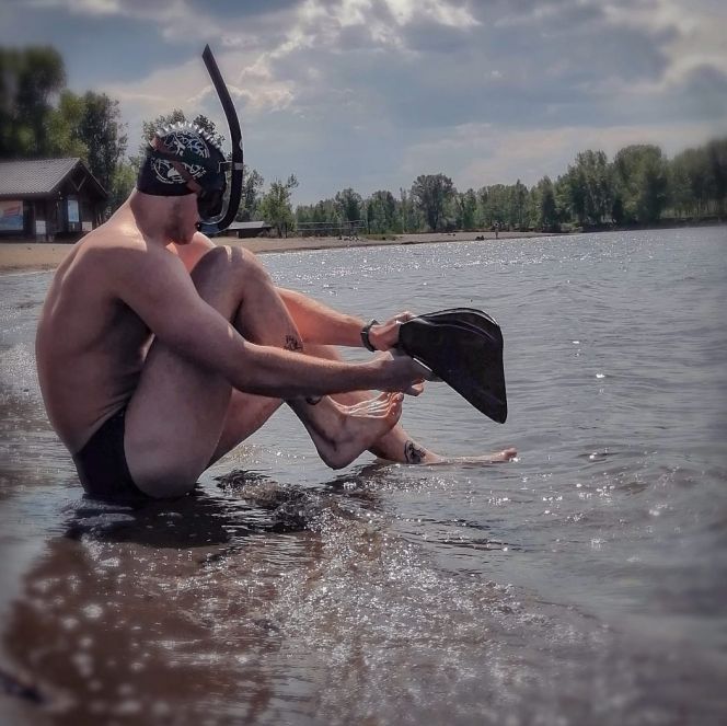 Яков Стрюков  - чемпион России по плаванию в ластах на дистанции 5000 метров