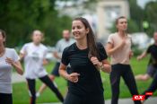 В барнаульском Парке спорта продолжаются тренировки «Фитнес в парке»