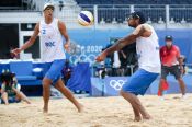 Красильников и Стояновский выиграли первые в истории России медали Олимпиады в пляжном волейболе