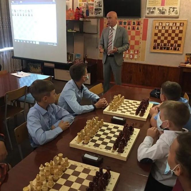 В Алейске открыли шахматный клуб "Белая ладья"