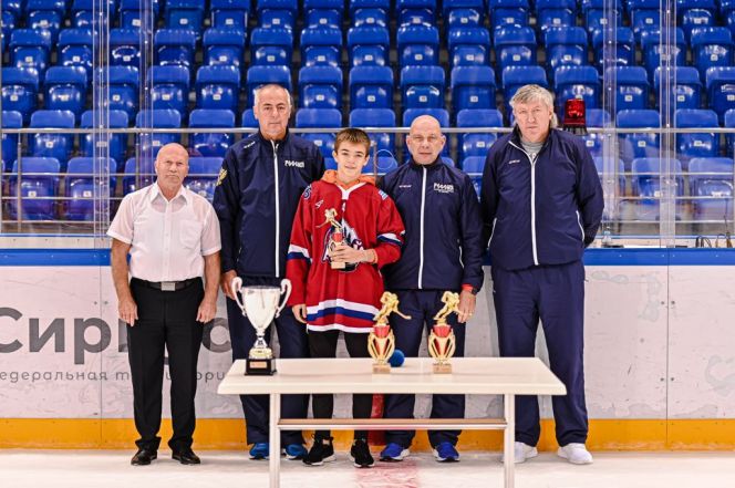 Хоккеист «Алтай-2007» Ян Тиняков вызван в сборную Сибирского Федерального округа на финальный этап образовательного центра «Сириус»