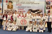 На Всероссийских соревнованиях по восточному боевому единоборству в дисциплине "кобудо" спортсмены Алтайского края завоевали 25 медалей