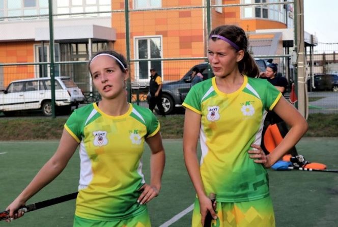 Игроки «Коммунальщика» Мария Гончарова и Ксения Терещенко готовятся выступить на чемпионате мира U21