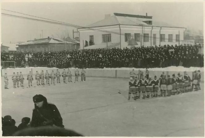 Страницы истории алтайского хоккея. Весна 1961 года. «Мотор» работает вхолостую