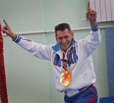 Заслуженному тренеру России по спортивной гимнастике Евгению Кожевникову - 50 лет. 
