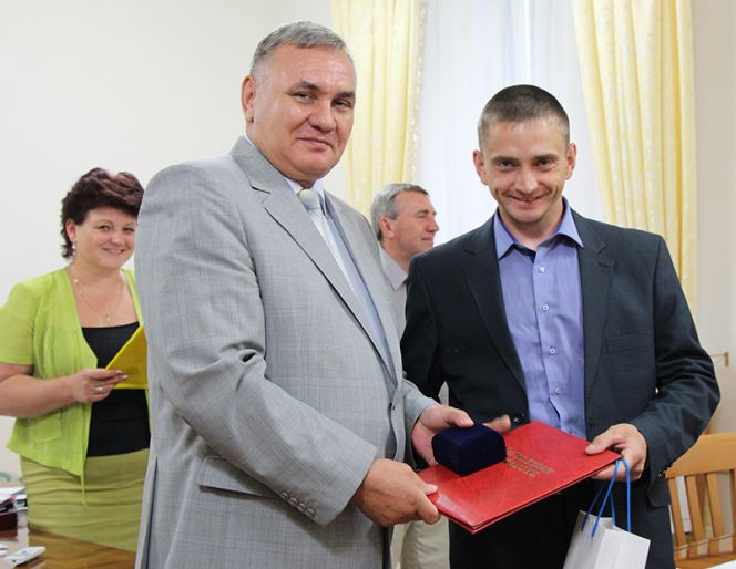 Вице-губернатор Александр Лукьянов наградил призеров VII Всероссийских зимних сельских спортивных игр. 