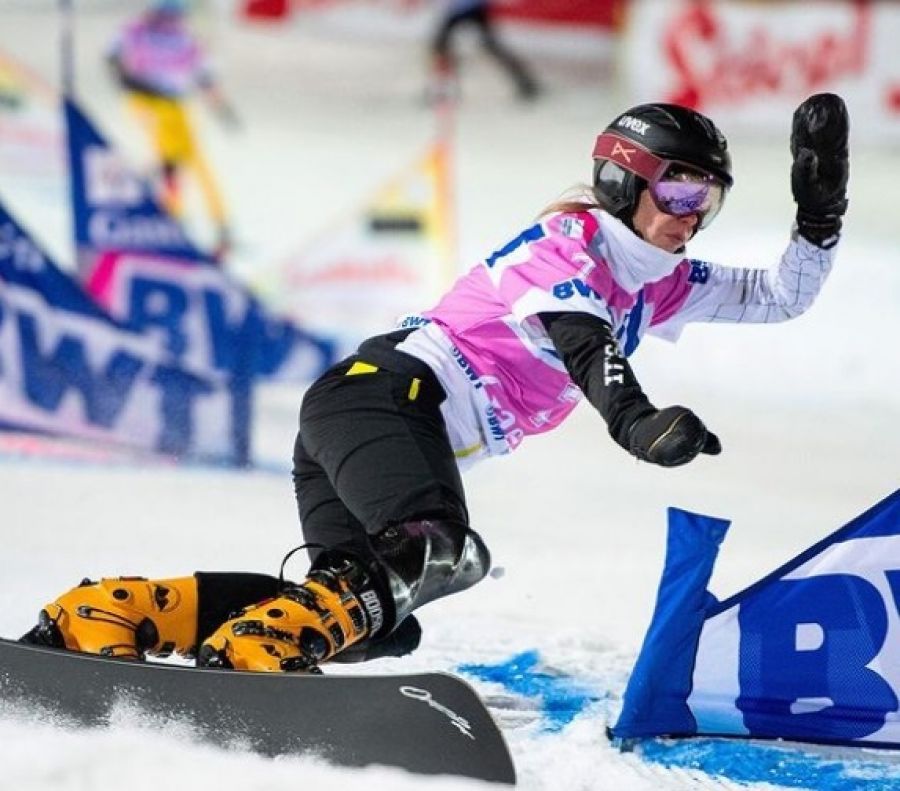 На склоне сноубордистка Наталья Соболева