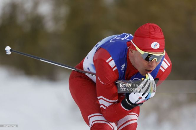 Александр Большунов на олимпийской дистанции 15 км. Фото: GettyImages