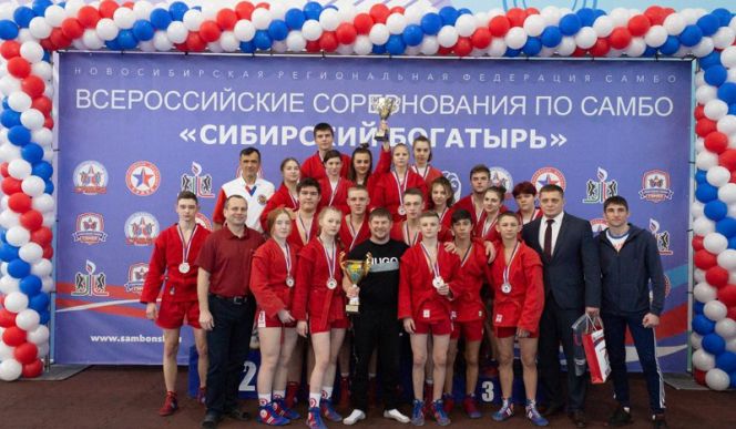 Мы одна команда! Борцы Алтайского края успешно выступили на Всероссийском юношеском турнире "Сибирский богатырь"