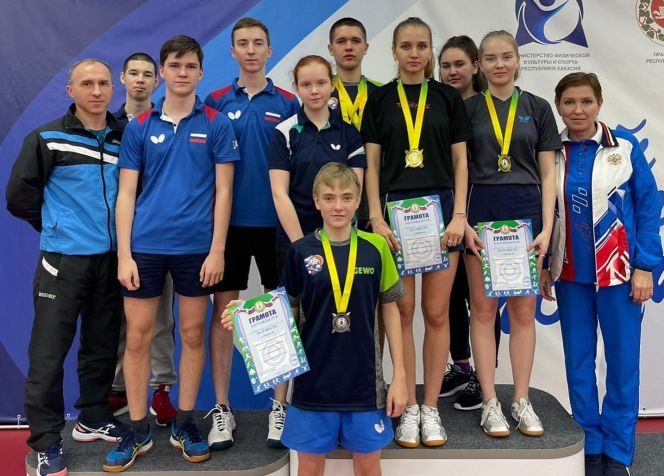 Алтайские теннисисты выиграли шесть медалей на юниорском первенстве Сибири в Абакане