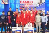 Алтайские борцы завоевали восемь медалей на межрегиональном турнире памяти Василия Ощепкова 