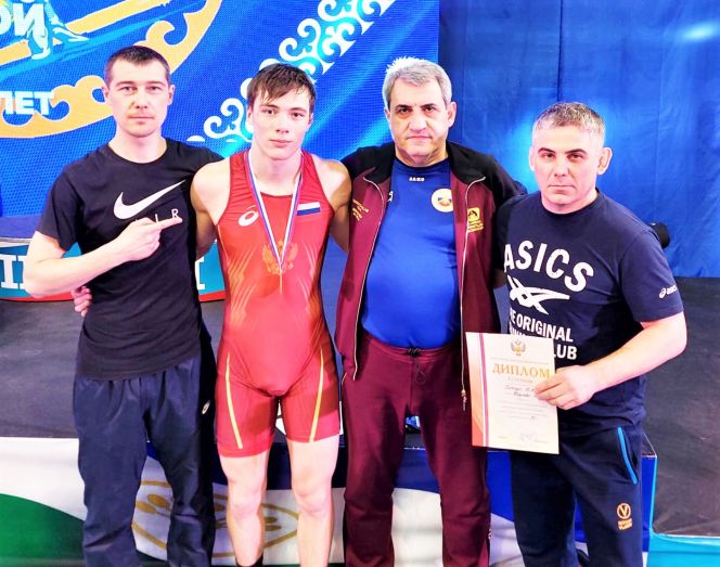 Иван Козлов – победитель первенства России среди юношей до 18 лет (видео финального поединка)