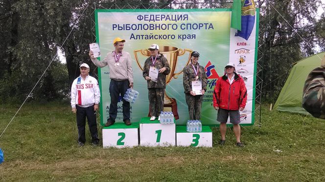 В Калманском районе прошли краевые соревнования по ловле рыбы поплавочной удочкой среди государственных служащих Алтая.