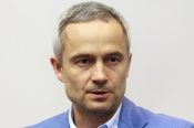 Губернатор Алтайского края Виктор Томенко принял отставку министра спорта Алексея Перфильева