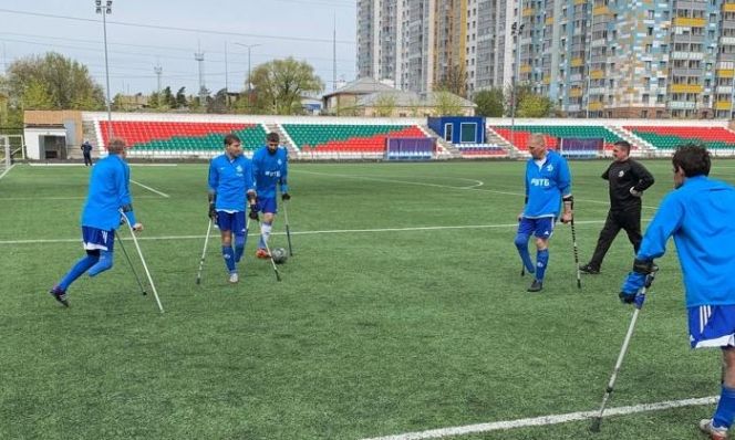 Команда инвалидов-ампутантов «Динамо-Алтай» лидирует по результатам первого круга чемпионата России по футболу 