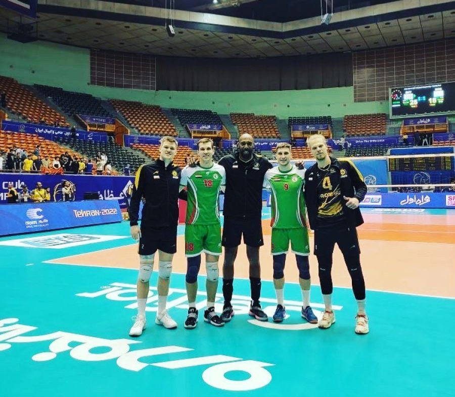 На Кубке Азии. Слева направо: Перрин, Ожиганов, Симон, Карпенко, Дзаворонок