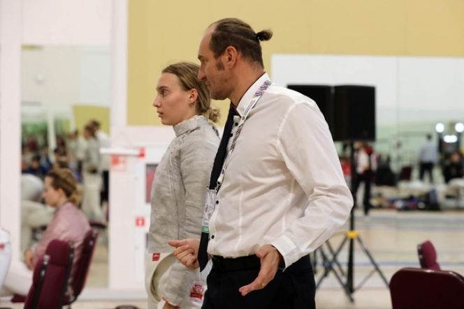 Анна Смирнова со своим тренером Валерианом Феоктистовым 