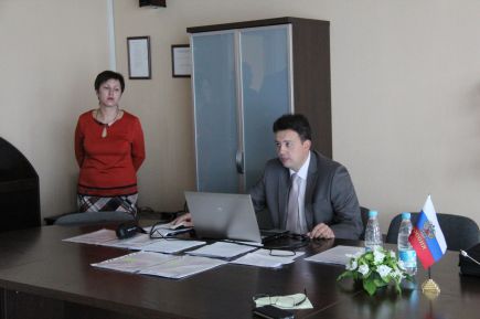 В Барнауле состоялся региональный семинар главных судей и инспекторов, а также первых и вторых судей высшей лиги «А» и «Б» (фото).   