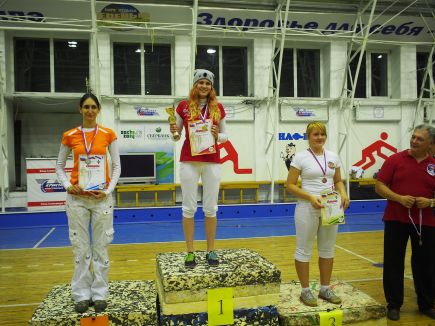 Светлана Руденко - победительница открытого чемпионата Новосибирской области в дисциплине "классический лук".