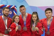 Алтайские самбисты завоевали семь медалей Кубка Сибири  
