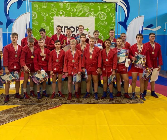 Бийские борцы успешно выступили на межрегиональном турнире в Прокопьевске