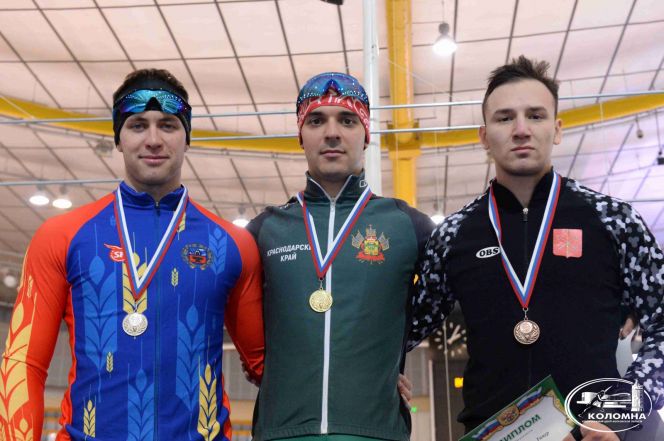 Призеры соревнований на дистанции 500 метров. Виктор Муштаков слева. Фото: Конькобежный центр "Коломна"