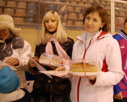27 ноября во Дворце зрелищ и спорта имени Г.С. Титова состоялось праздничное мероприятие, посвящённое Дню матери (фото).