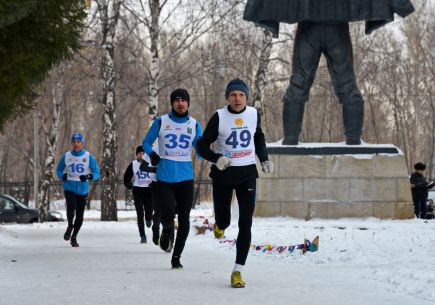 5 декабря в парке Целинников прошел зимний легкоатлетический пробег - полумарафон «Памяти Артура Лидьярда». 