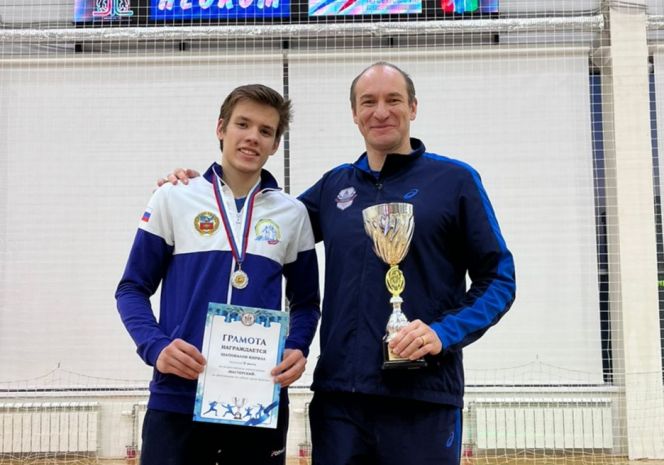 В Новосибирске на Всероссийском турнире "Мастерский" барнаулец Кирилл Шаповалов стал серебряным призером