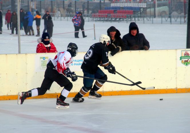 В хоккейном финале олимпиады сыграют Целинный и Первомайский районы