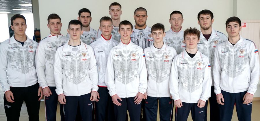 Данил Белевитин (пятый слева) выступит на молодёжном чемпионате Европы в Ереване. Фото: Федерация бокса России 
