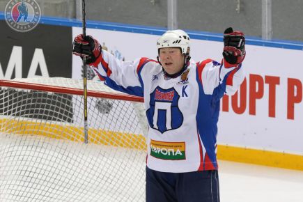 Барнаульский "Полимер" выиграл региональный этап "Ночной хоккейной лиги".