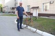Барнаулец восстановил легендарный советский велосипед прошлого века
