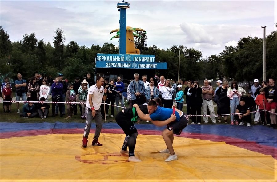 На краевом празднике Сабантуй состоялись традиционные соревнования по борьбе корэш, гиревому спорту и армрестлингу 