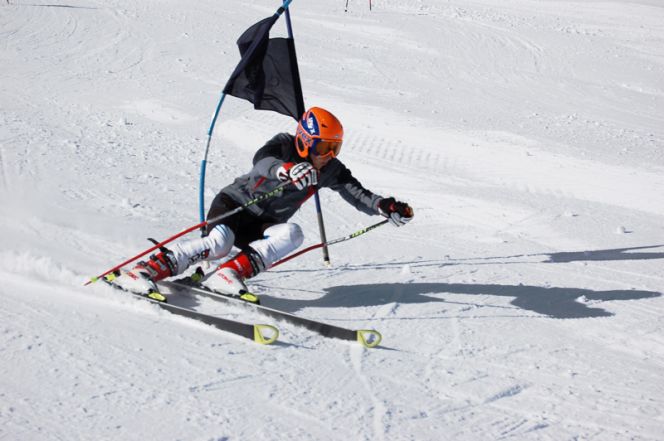 Первые четыре места в дисциплине слалом-гигант на Кубке главы города Таштагола заняли алтайские горнолыжники.