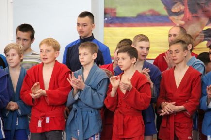 В Алтайском центре самбо прошёл межрегиональный турнир, посвящённый Дню Победы, на призы группы компаний «ТАЛТЭК» (фото).