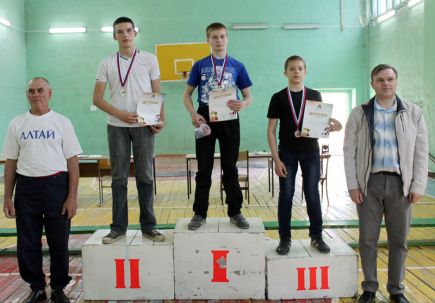 В Тогуле состоялся краевой турнир на призы заслуженного работника физической культуры РФ Михаила Постникова.