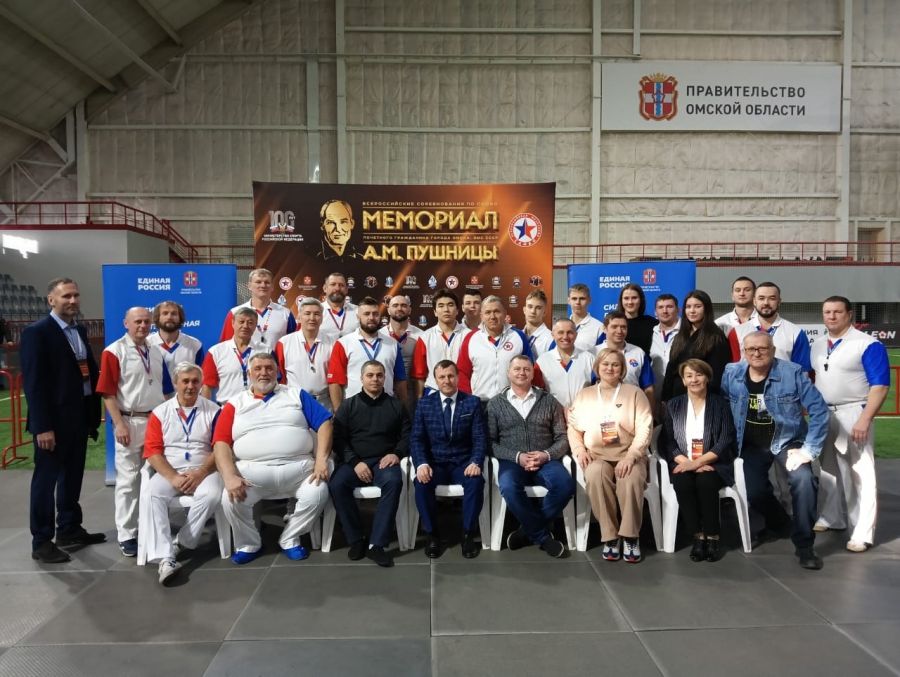 На Мемориале Александра Пушницы в Омске алтайские борцы завоевали три бронзовые медали