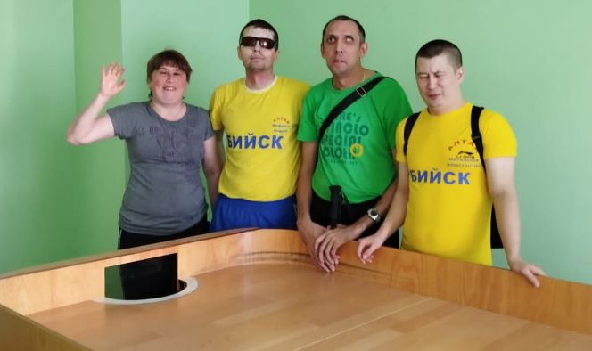 Команда теннисистов Алтайского края с нарушением зрения