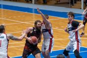 Победа с третьей попытки! Баскетболисты «Барнаула» обыграли «Темп-СУМЗ» из Ревды – 90:88