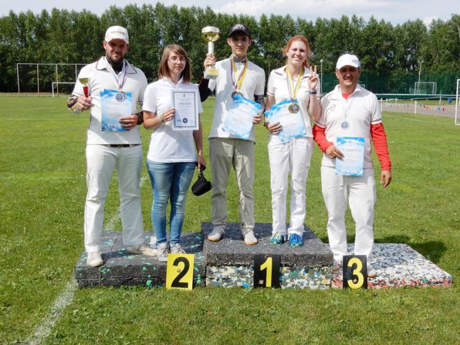 Алтайские лучники стали победителями и призёрами Открытого чемпионата и первенства Томской области.