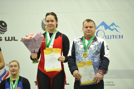 Тренер Михаил Шуваев с воспитанницей Дарьей Рябовой