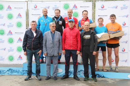 Четырёхкратный олимпийский чемпион Александр Тихонов посетил в Барнауле чемпионат России по летнему биатлону среди ветеранов (фото).