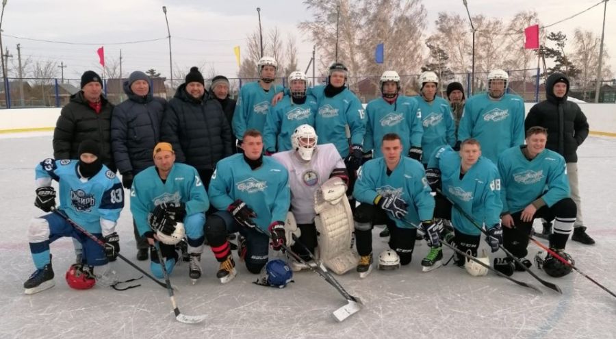 Сборная Усть-Калманского района - победитель зональных соревнований по хоккею в Шипуново