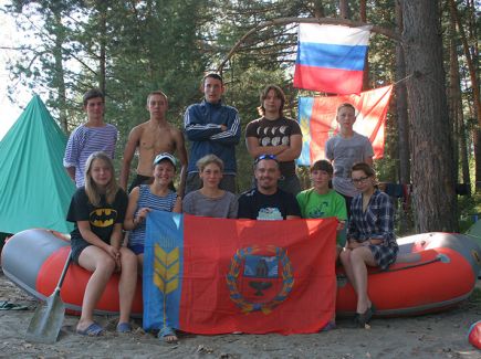 В Алтайском районе состоялся первый международный культурно-спортивный рафтинг-форум "Белая вода Сибири" (фото).