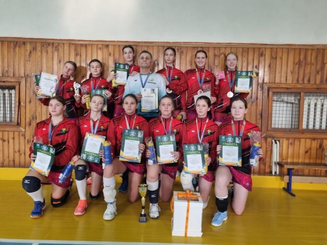 В Новоалтайске завершился традиционный турнир памяти Юрия Братухина среди девушек