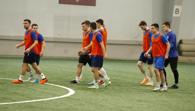 Футболисты барнаульского «Динамо» отправились в Новороссийск на тренировочные сборы