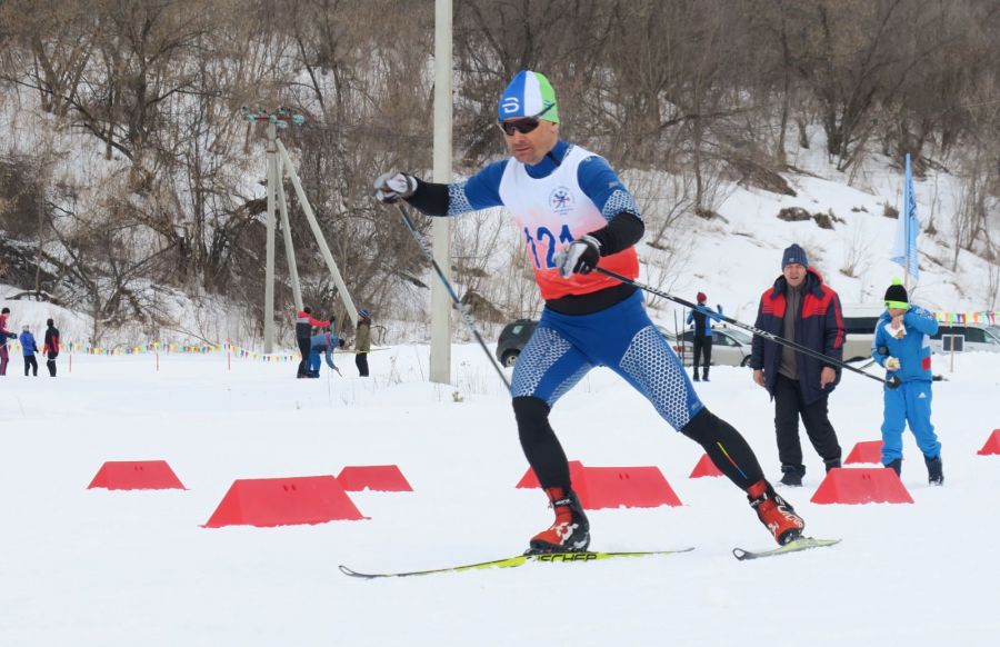 Андрей Воронков стал победителем среди мужчин. Фото: Андрей Бобров/"Алтайский спорт"