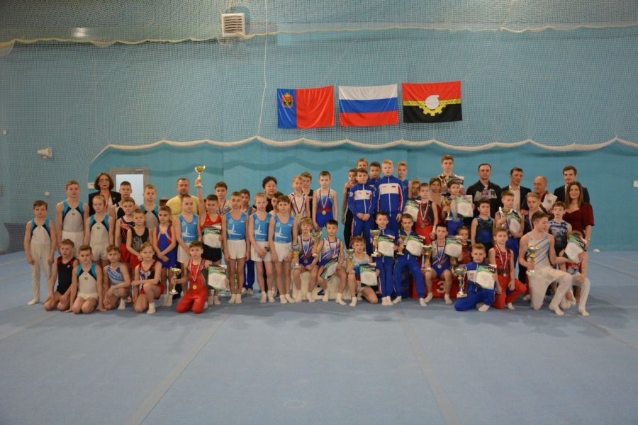 Алтайские гимнасты успешно выступили на соревнованиях «Кузбасская весна»