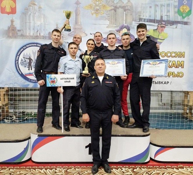 Команда ГУ МВД России по Алтайскому краю успешно выступила на ведомственном чемпионате по лыжным гонкам и служебному двоеборью 